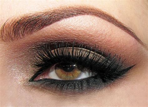 Smokey Eye Makyajı Nasıl Yapılır?